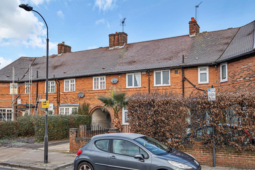 3 bedroom terraced house for sale in Bryony Road, London, W12