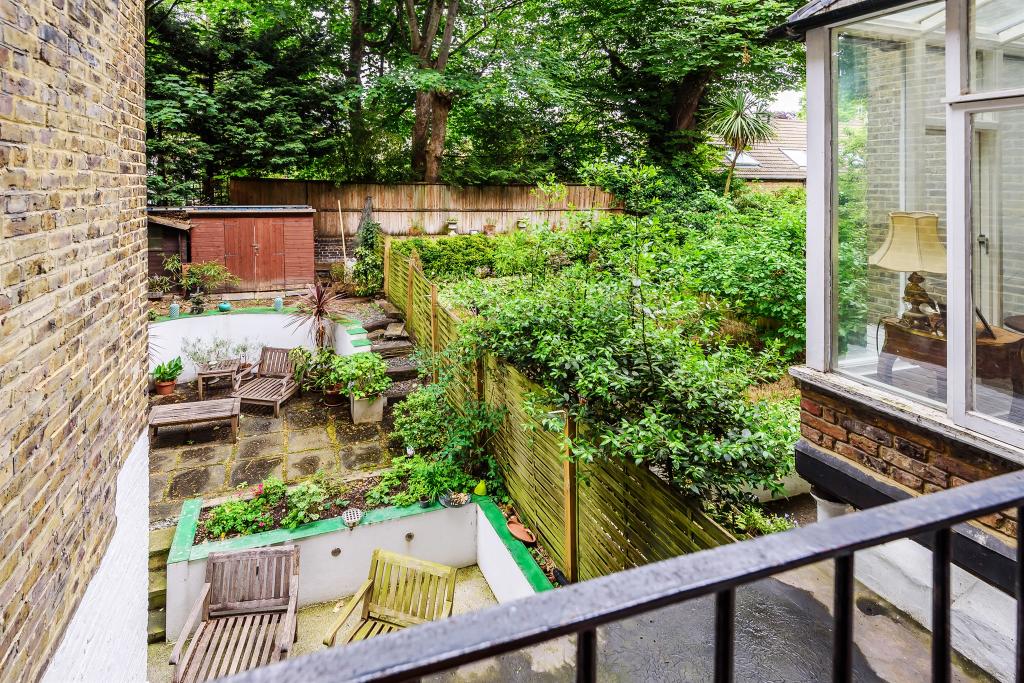 2 bedroom flat for sale in Holland Road, London, W14