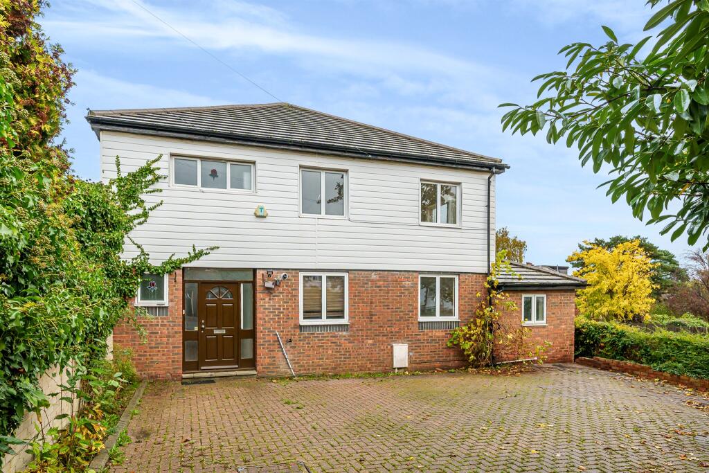 5 bedroom detached house for sale in Laurel Way, London, N20