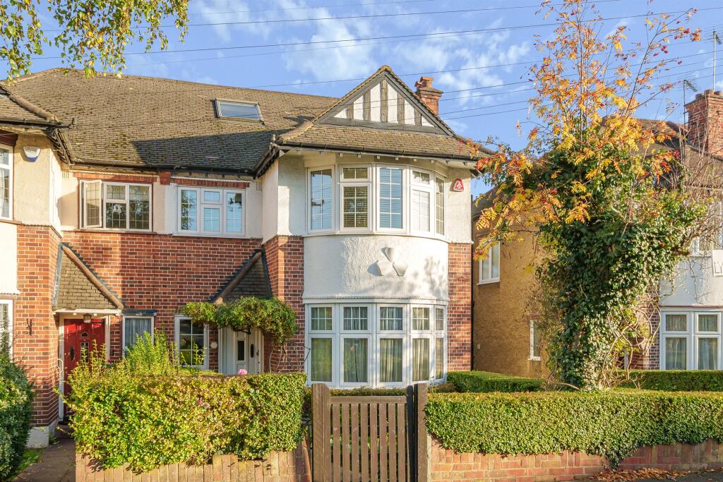 Main image of property: Lynton Mead, London