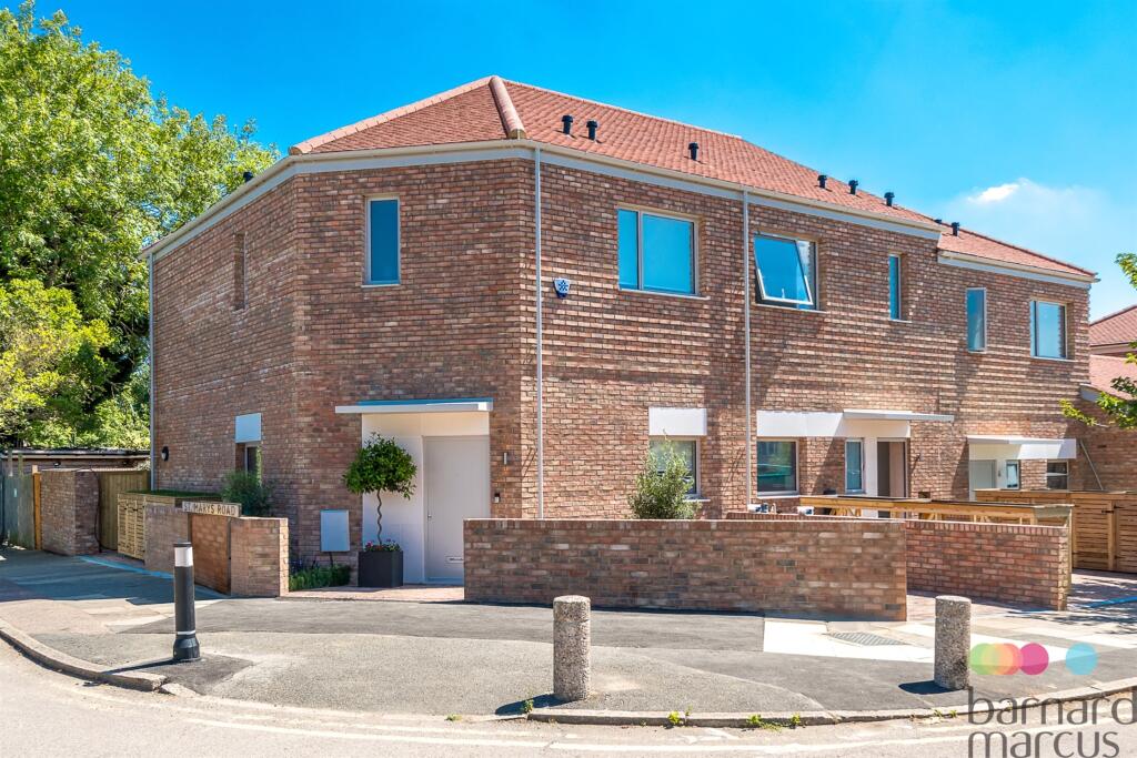 Main image of property: Burlington Place, East Barnet Village, London, En4
