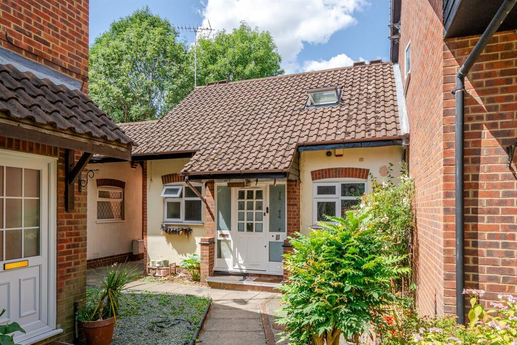 Main image of property: Boleyn Way, Barnet