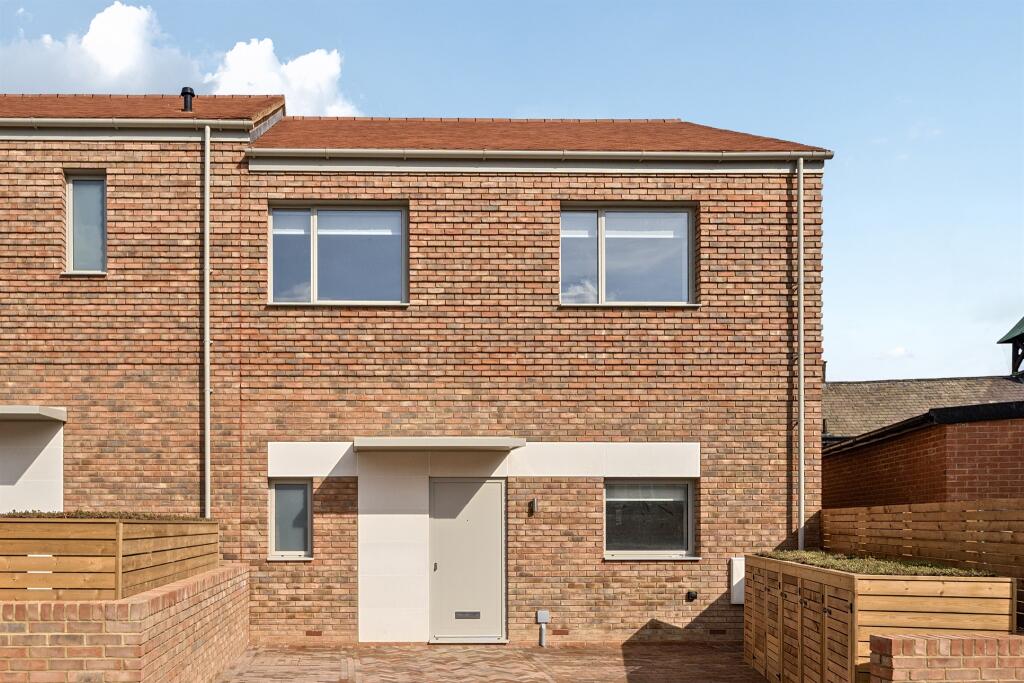 Main image of property: Burlington Place, East Barnet Village, London, En4