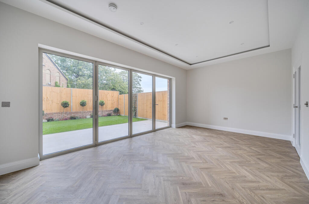 Main image of property: Farmstead Parade, East Barnet Village, London, En4