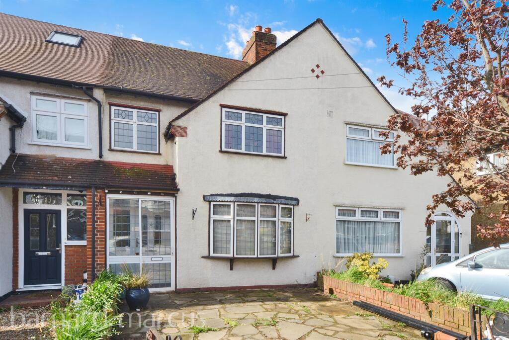 3 bedroom terraced house for sale in Caldbeck Avenue, Worcester Park, KT4