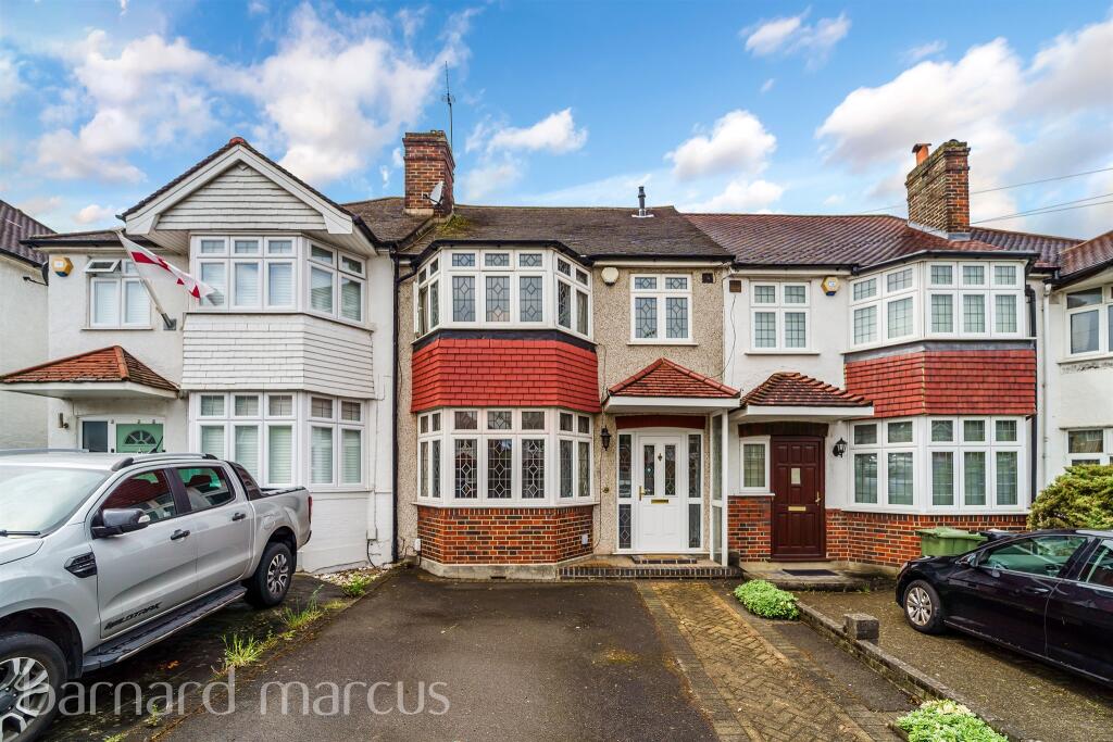 3 bedroom terraced house for sale in Fairford Gardens, Worcester Park, KT4