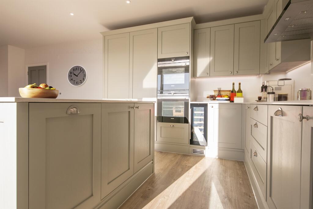 Additional property image - Manningtree Park, Mistley, Manningtree