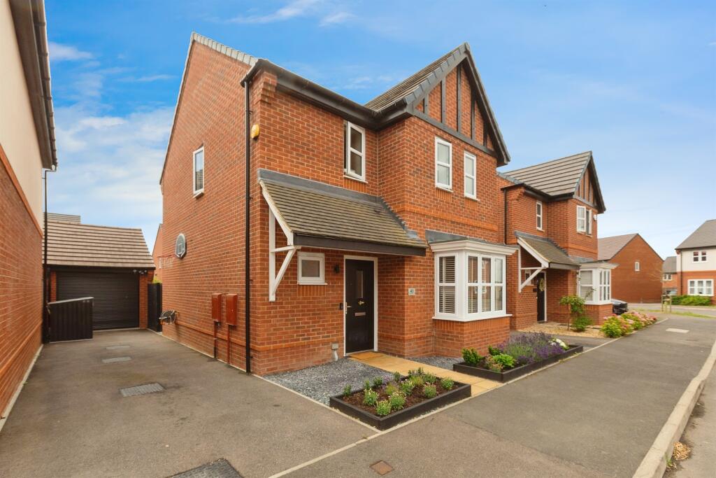 3 bedroom detached house