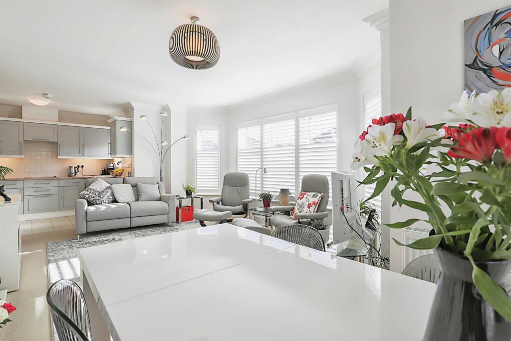 2 bedroom apartment for sale in Overstrand Road, Cromer, NR27