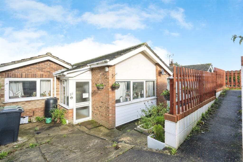 3 bedroom detached bungalow for sale in Whitehouse Estate, Cromer, NR27