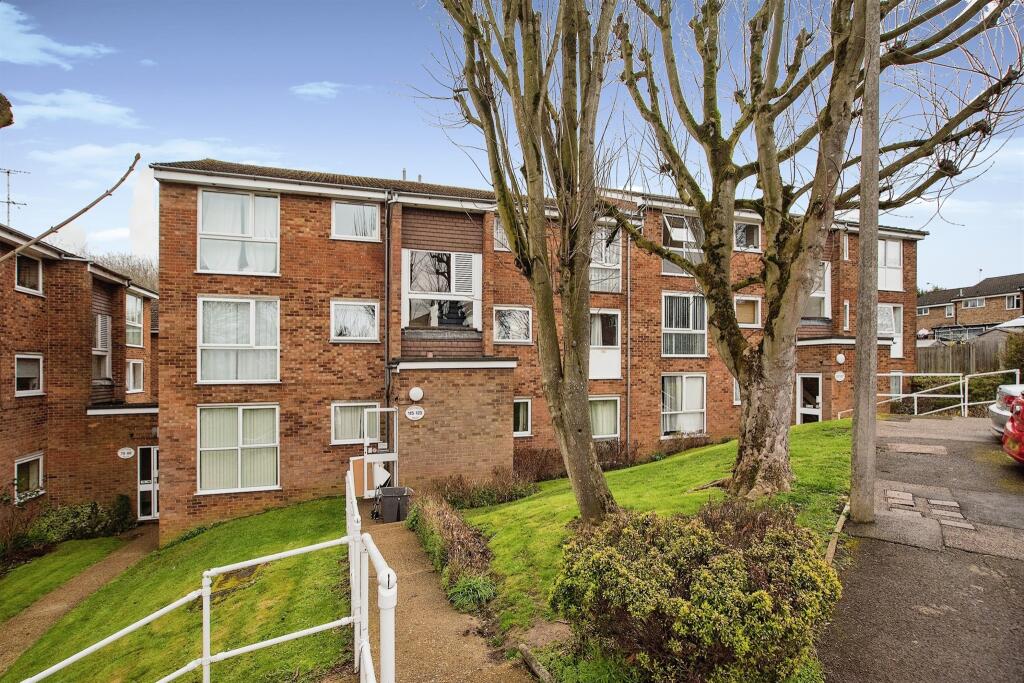 2 bedroom ground floor flat for sale in Elstree Road, Hemel Hempstead, HP2