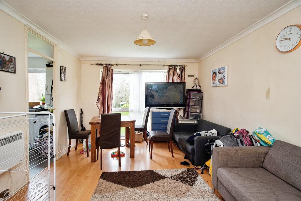 2 bedroom ground floor flat for sale in Elstree Road, Hemel Hempstead, HP2
