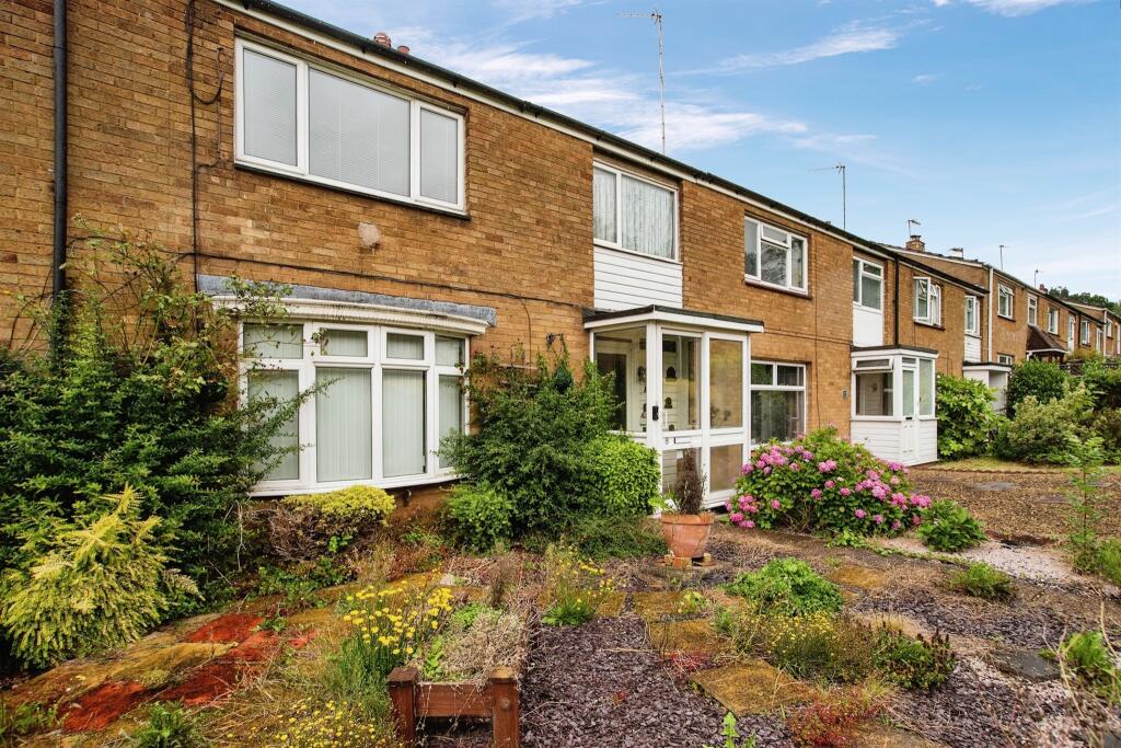 4 bedroom terraced house for sale in Barley Croft, HEMEL HEMPSTEAD, HP2