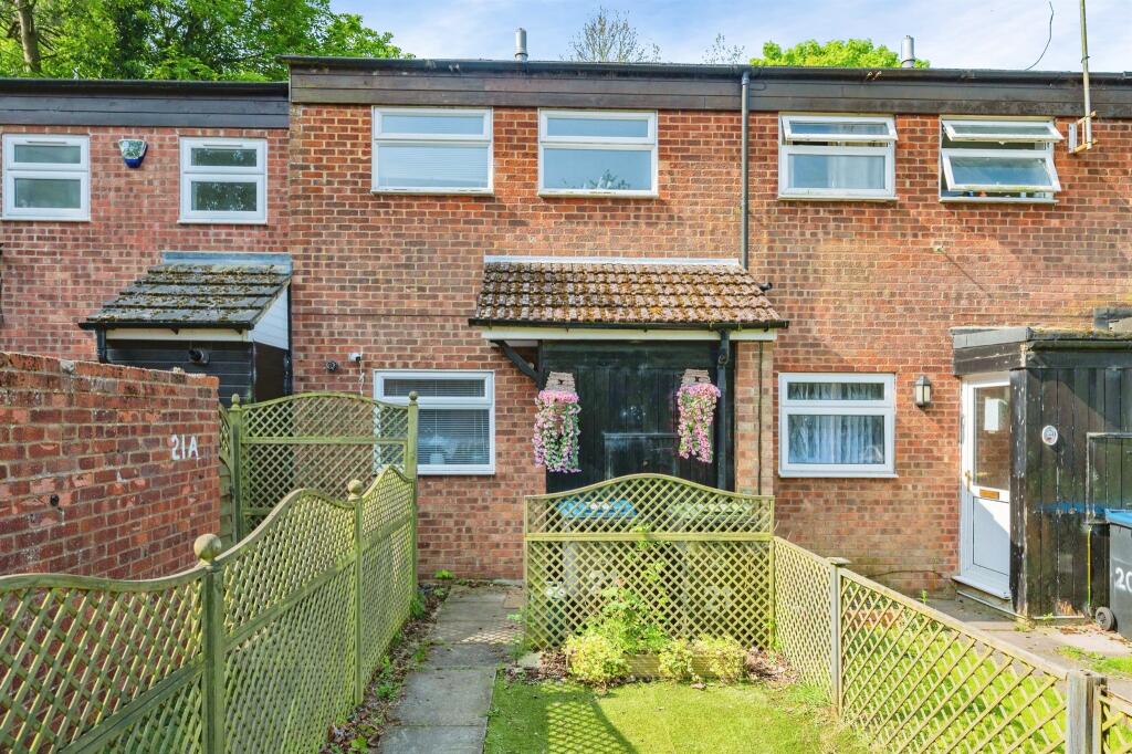 2 bedroom terraced house for sale in Katrine Square, Hemel Hempstead, HP2