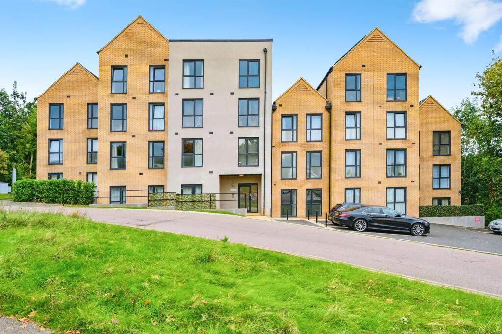 Main image of property: Valley Green, HEMEL HEMPSTEAD