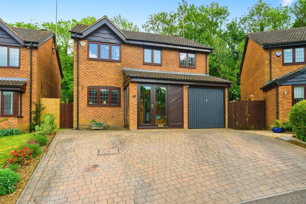 Main image of property: Hunters Oak, Hemel Hempstead