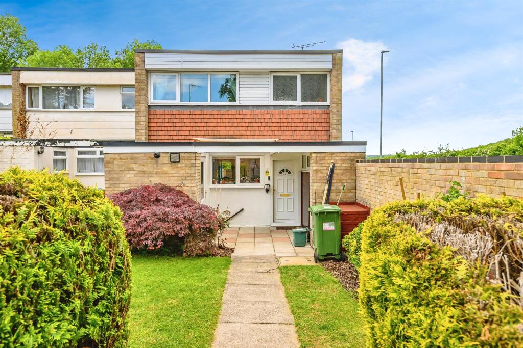 Main image of property: Wharfedale, HEMEL HEMPSTEAD