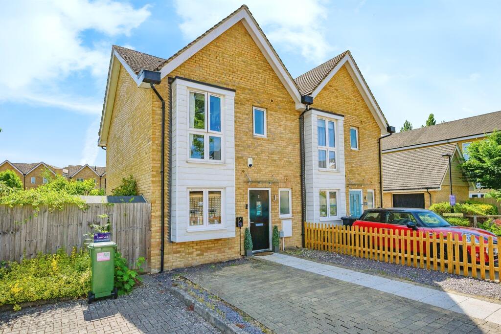 Main image of property: Frances Mews, Nash Mills Wharf, Hemel Hempstead