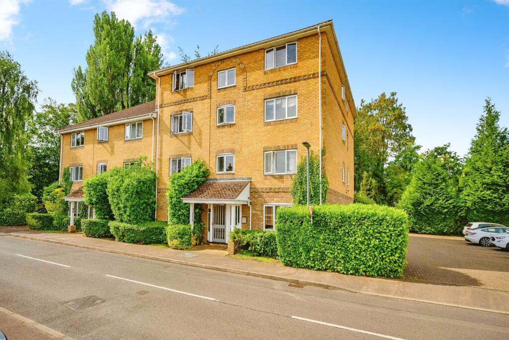 Main image of property: Kingfisher Drive, HEMEL HEMPSTEAD