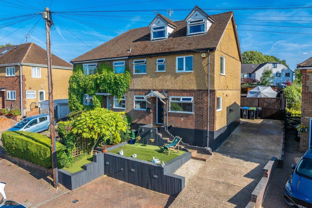 Main image of property: Mountfield Road, Hemel Hempstead