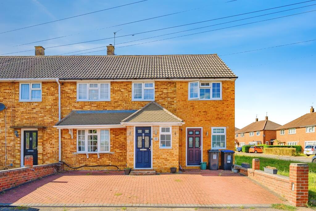 5 bedroom end of terrace house