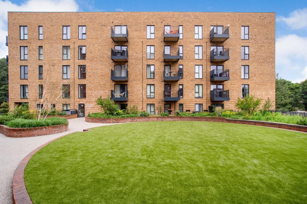 Main image of property: Dacorum Way, Hemel Hempstead