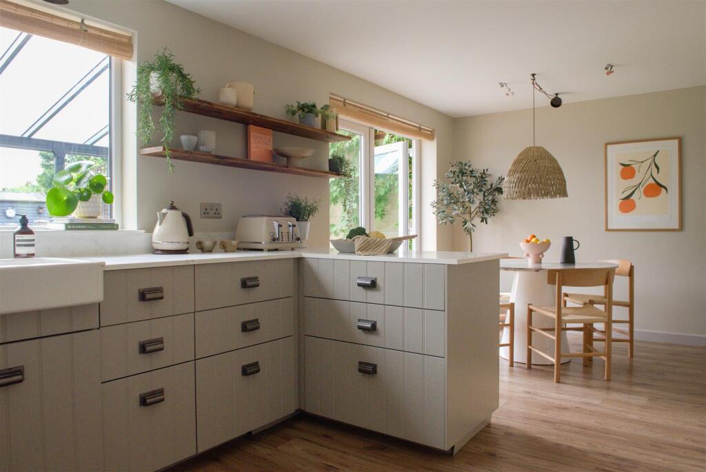 Main image of property: Wheelers Lane, Hemel Hempstead