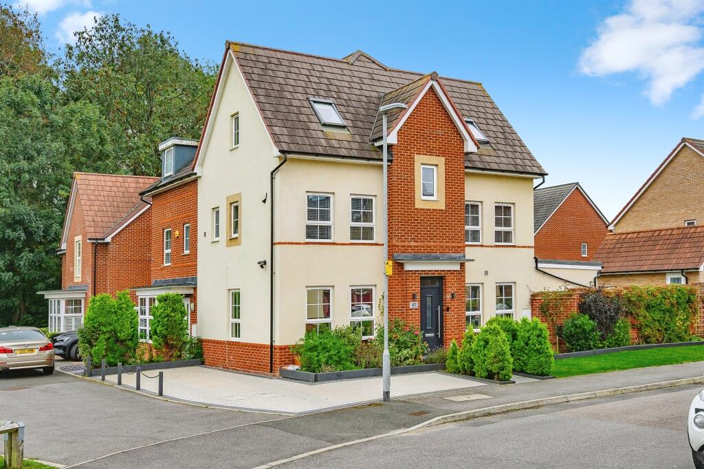 Main image of property: Burgundy Drive, Hemel Hempstead