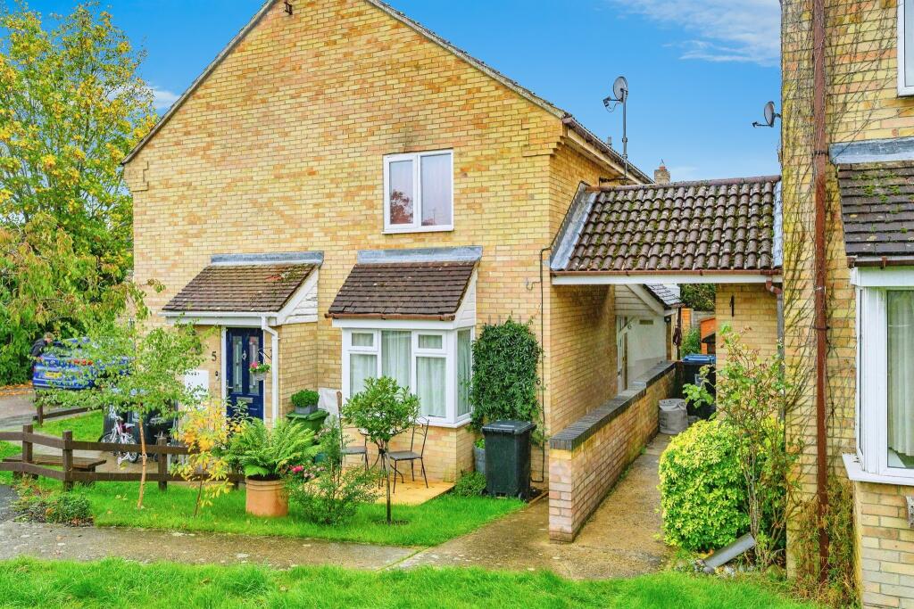 Main image of property: The Lawns, Hemel Hempstead