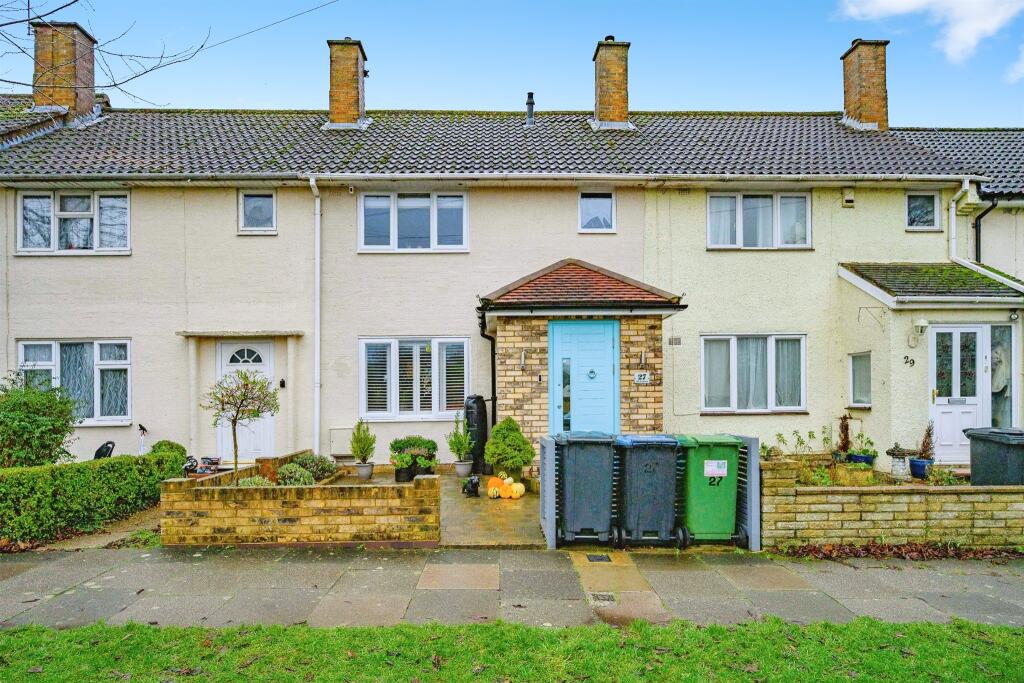 Main image of property: Hill Common, Hemel Hempstead