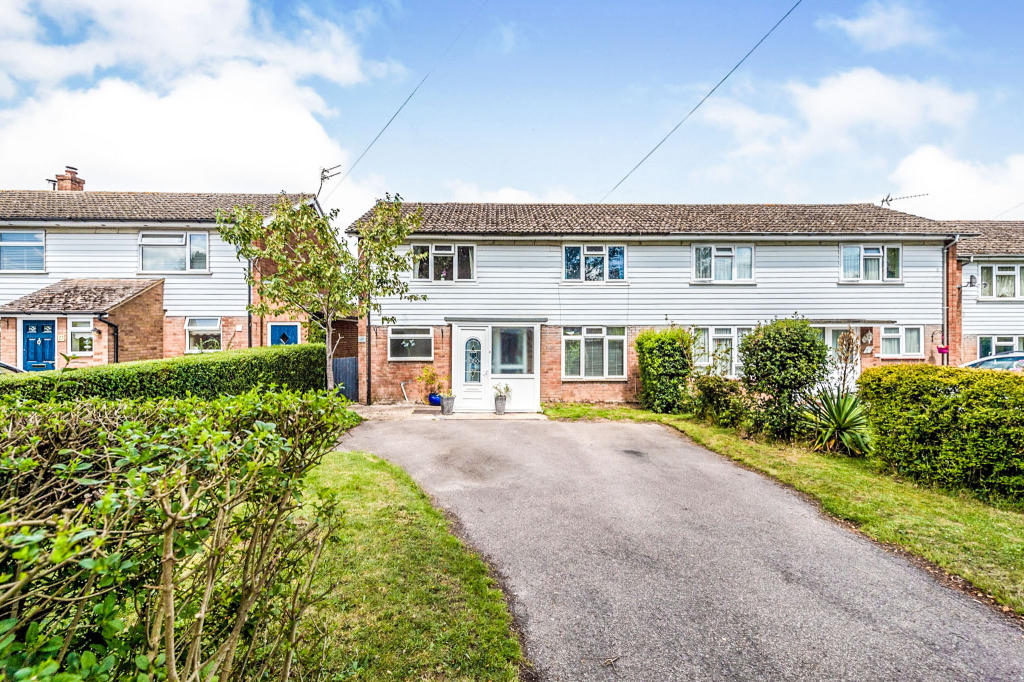 3 bedroom semidetached house for sale in West Dene, Gaddesden Row