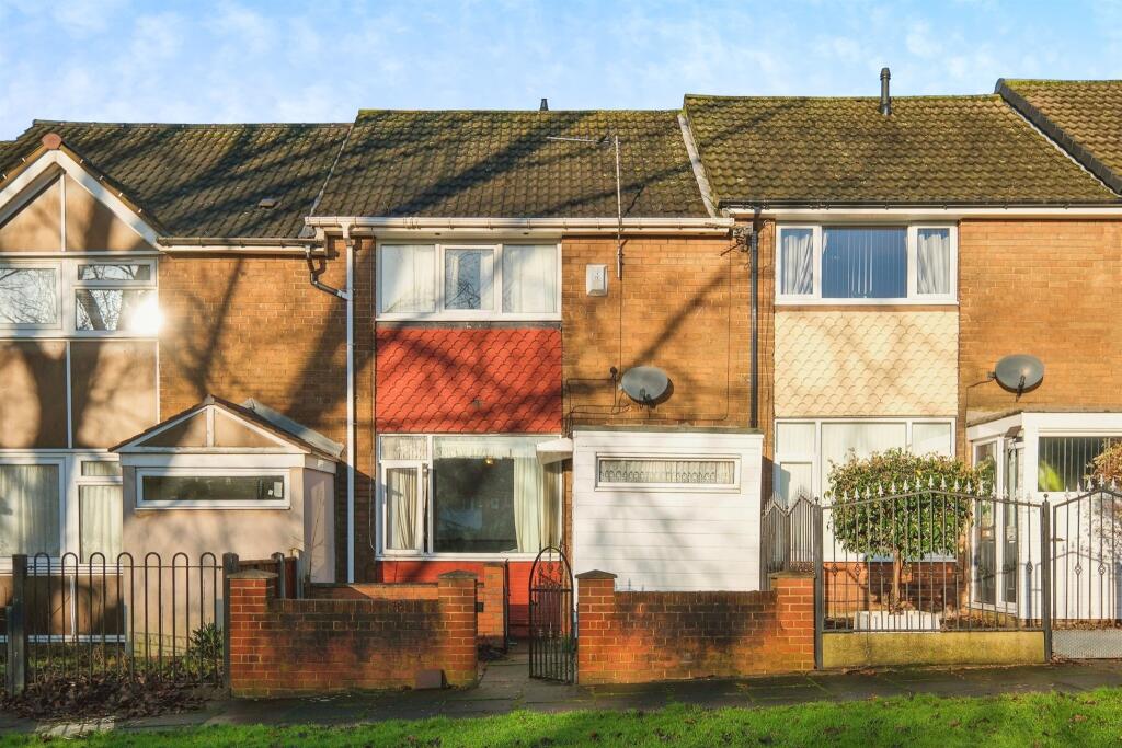 2 bedroom terraced house for sale in Levens Bank, Leeds, LS15
