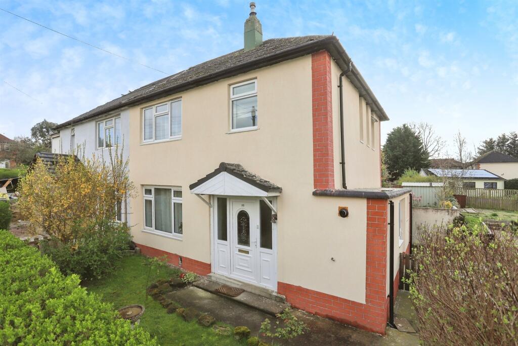 3 bedroom semidetached house for sale in Brooklands Lane, LEEDS, LS14