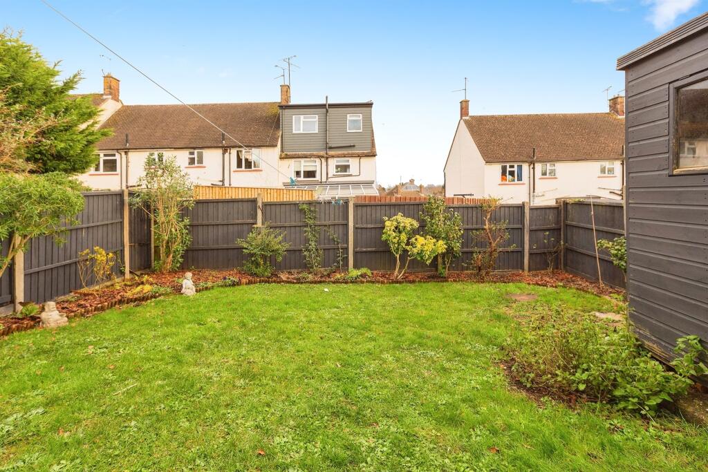 2 bedroom semidetached bungalow for sale in Corbet Ride, Linslade