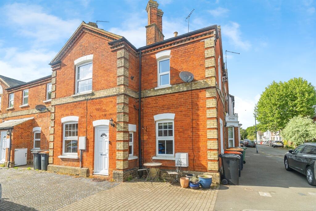 Main image of property: Pinecrest Mews, Waterloo Road, Leighton Buzzard
