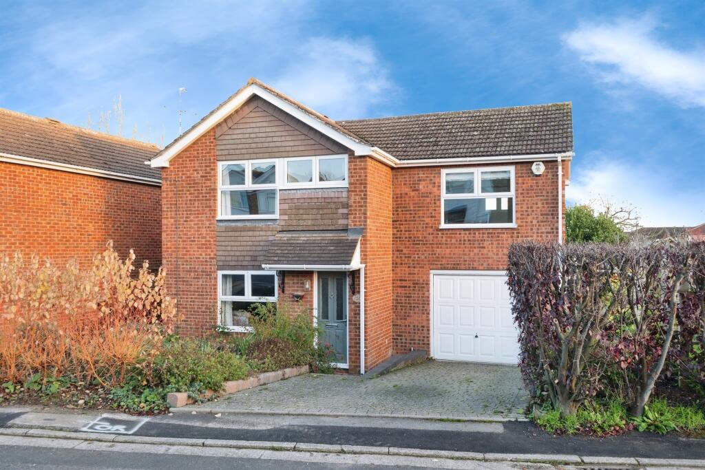 Main image of property: Bideford Green, Linslade, Leighton Buzzard
