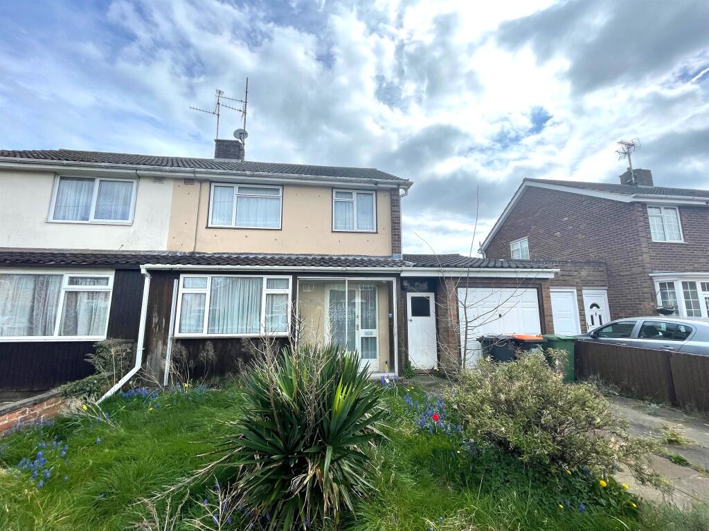 3 bedroom semidetached house for sale in Brooklands Drive, Leighton