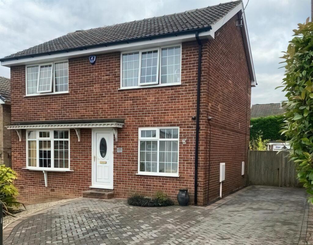 4 bedroom detached house for sale in Ravencar Road, Eckington