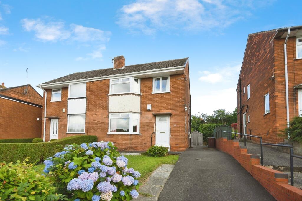 3 bedroom semidetached house for sale in Newfield Green Road