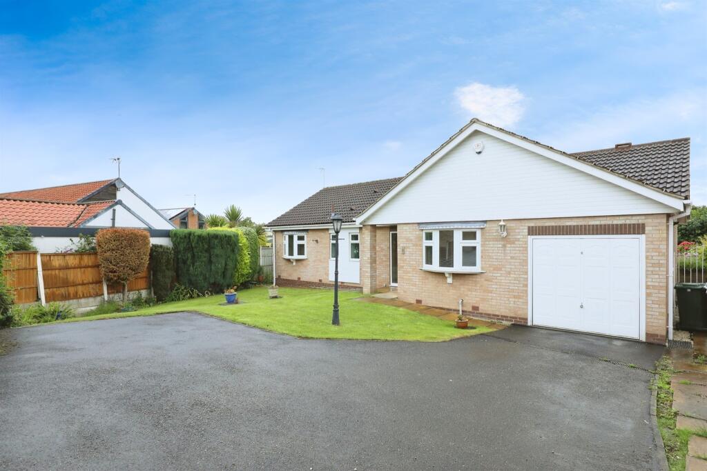 3 bedroom detached bungalow for sale in Nascot Gardens, Aughton