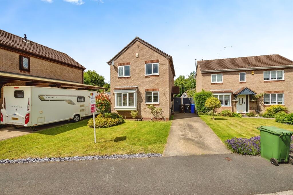 3 bedroom detached house for sale in Elcroft Gardens, Beighton