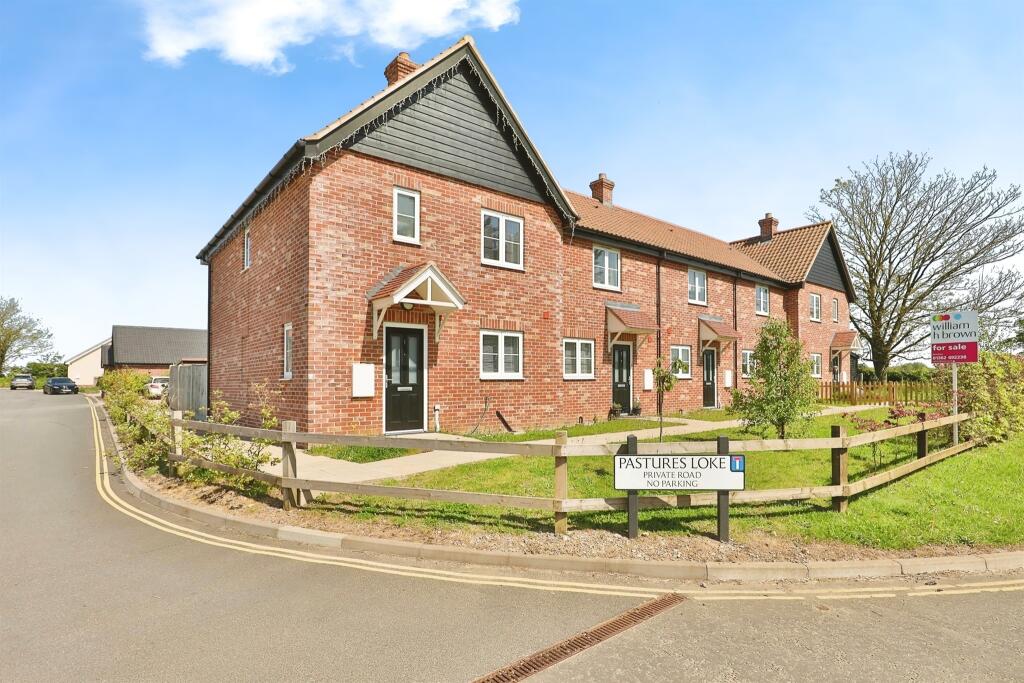 3 bedroom end of terrace house for sale in Pastures Loke, North Tuddenham, Dereham, NR20
