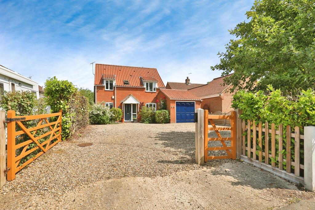 Main image of property: Dereham Road, Mattishall, Dereham