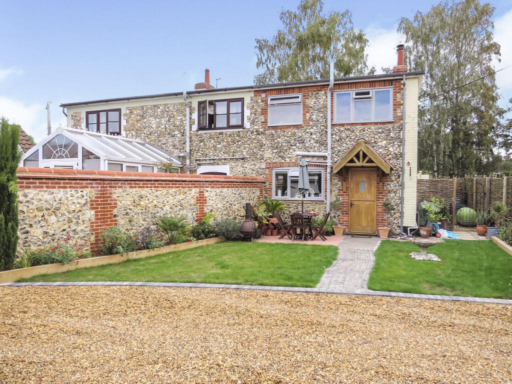 2 bedroom cottage for sale in South Green, Mattishall, Dereham, NR20