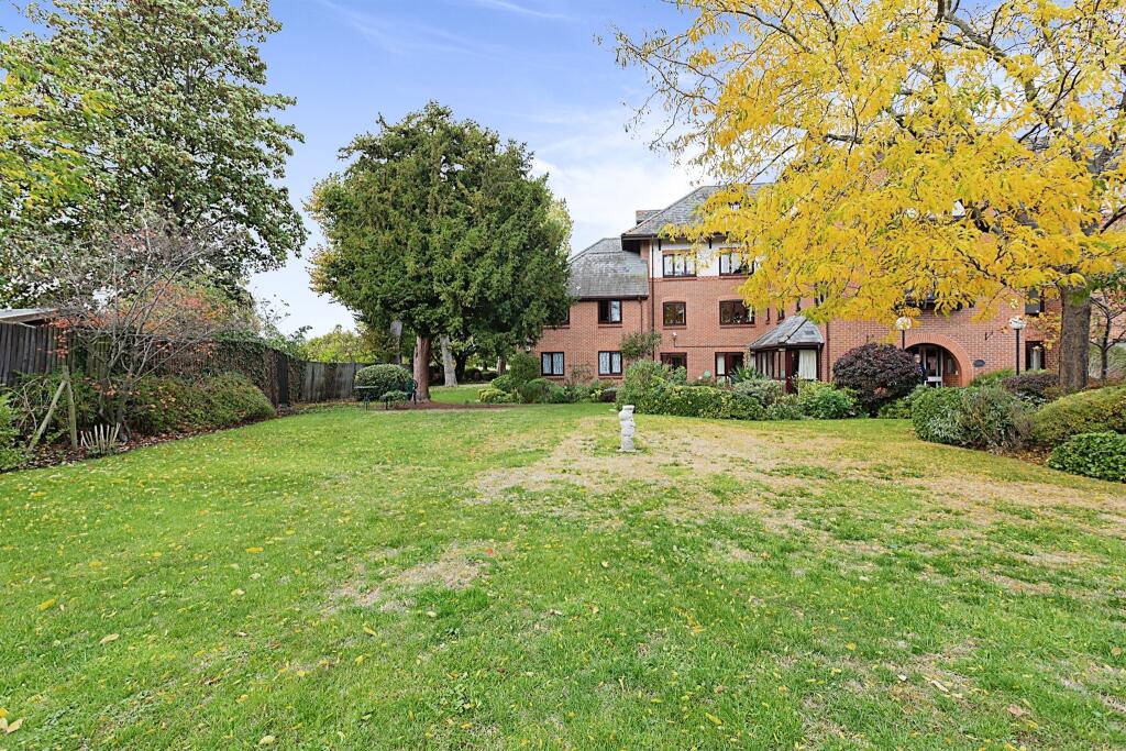 1 bedroom retirement property for sale in Lawnsmead Gardens, Newport