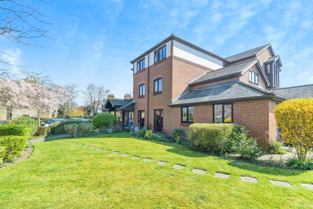 Main image of property: Lawnsmead Gardens, Newport Pagnell