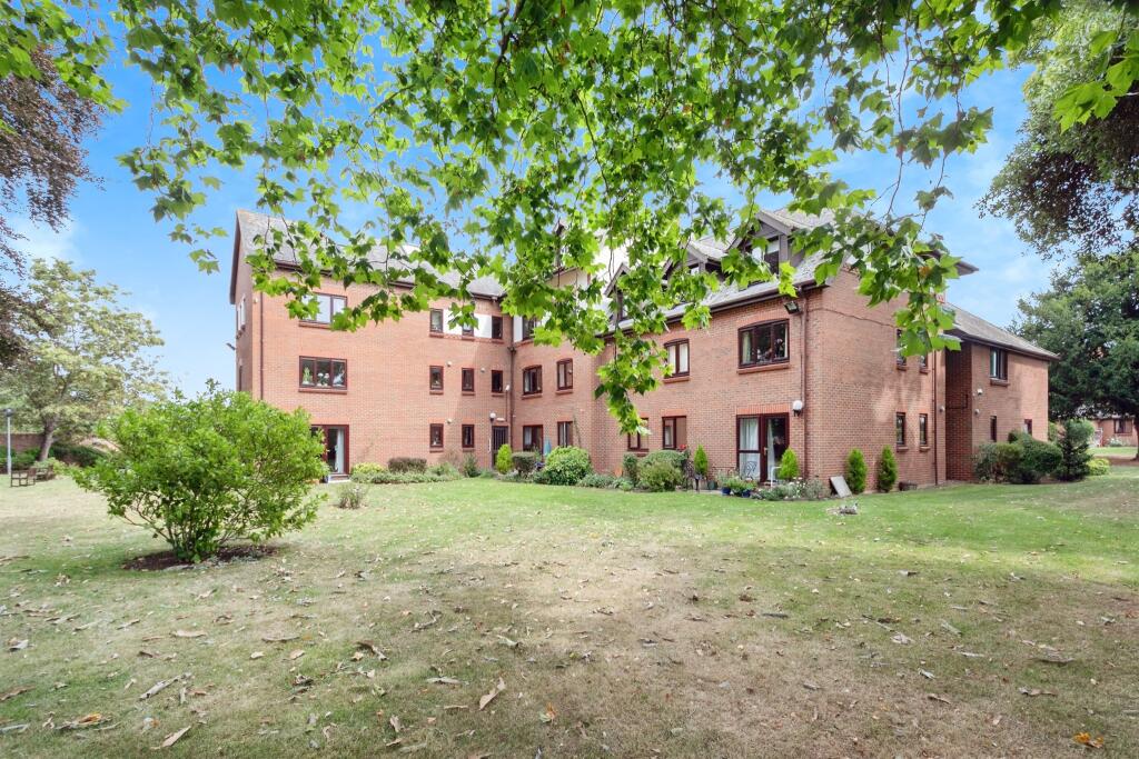 Main image of property: Lawnsmead Gardens, Newport Pagnell