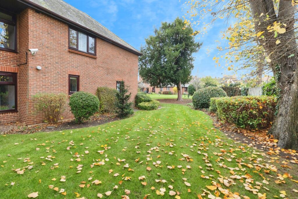 Main image of property: Lawnsmead Gardens, Newport Pagnell