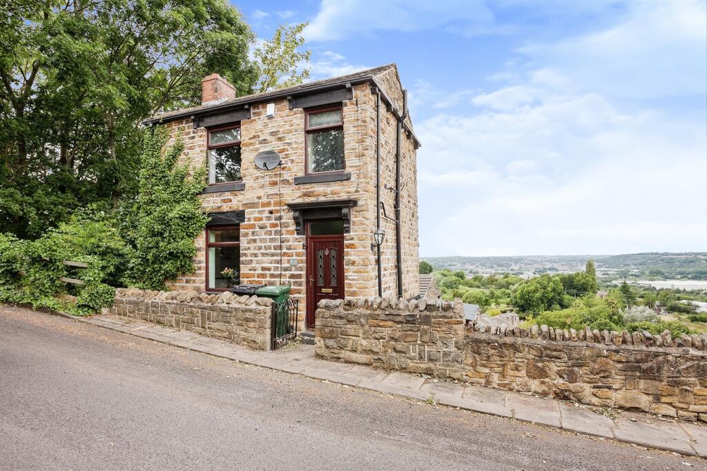 2 bedroom detached house for sale in Combs Road, Thornhill, Dewsbury, WF12