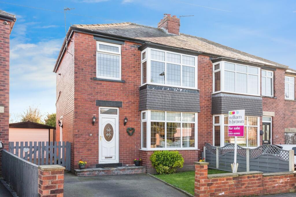 3 bedroom semidetached house for sale in Thirlmere Road, Hanging